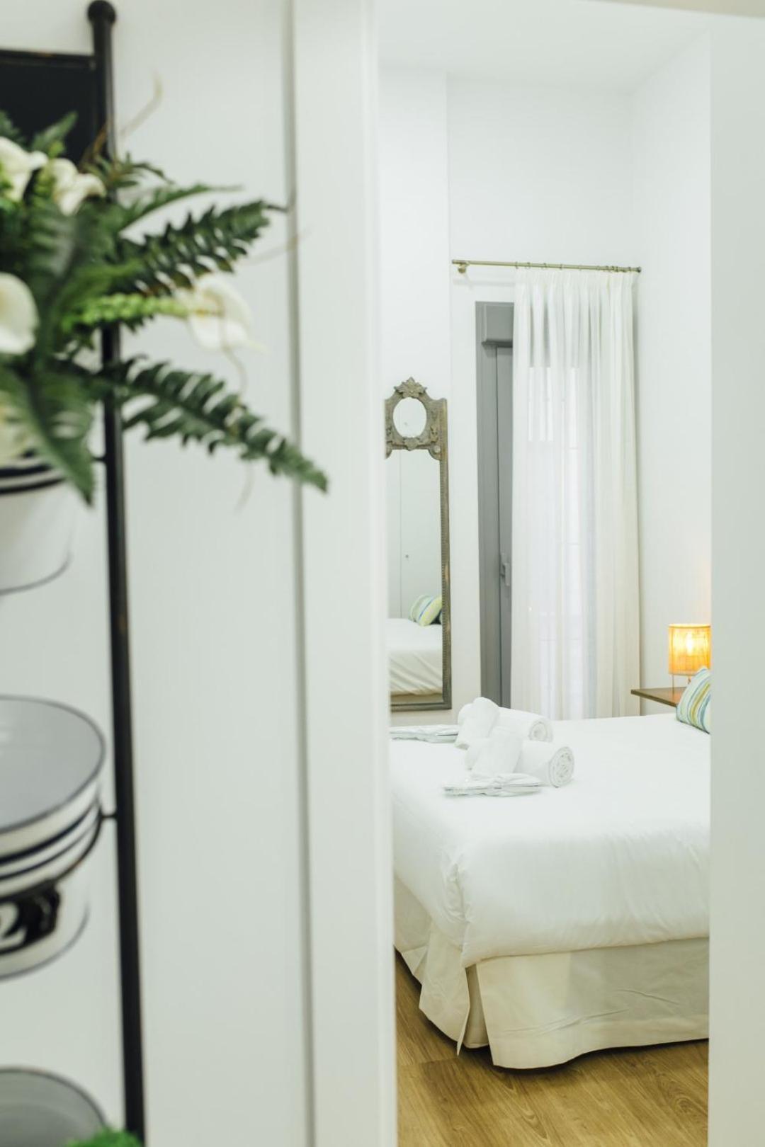 Modern With Seasonal Swimming Pool- 1Bd 1Bth- Goyeneta Apartman Sevilla Kültér fotó