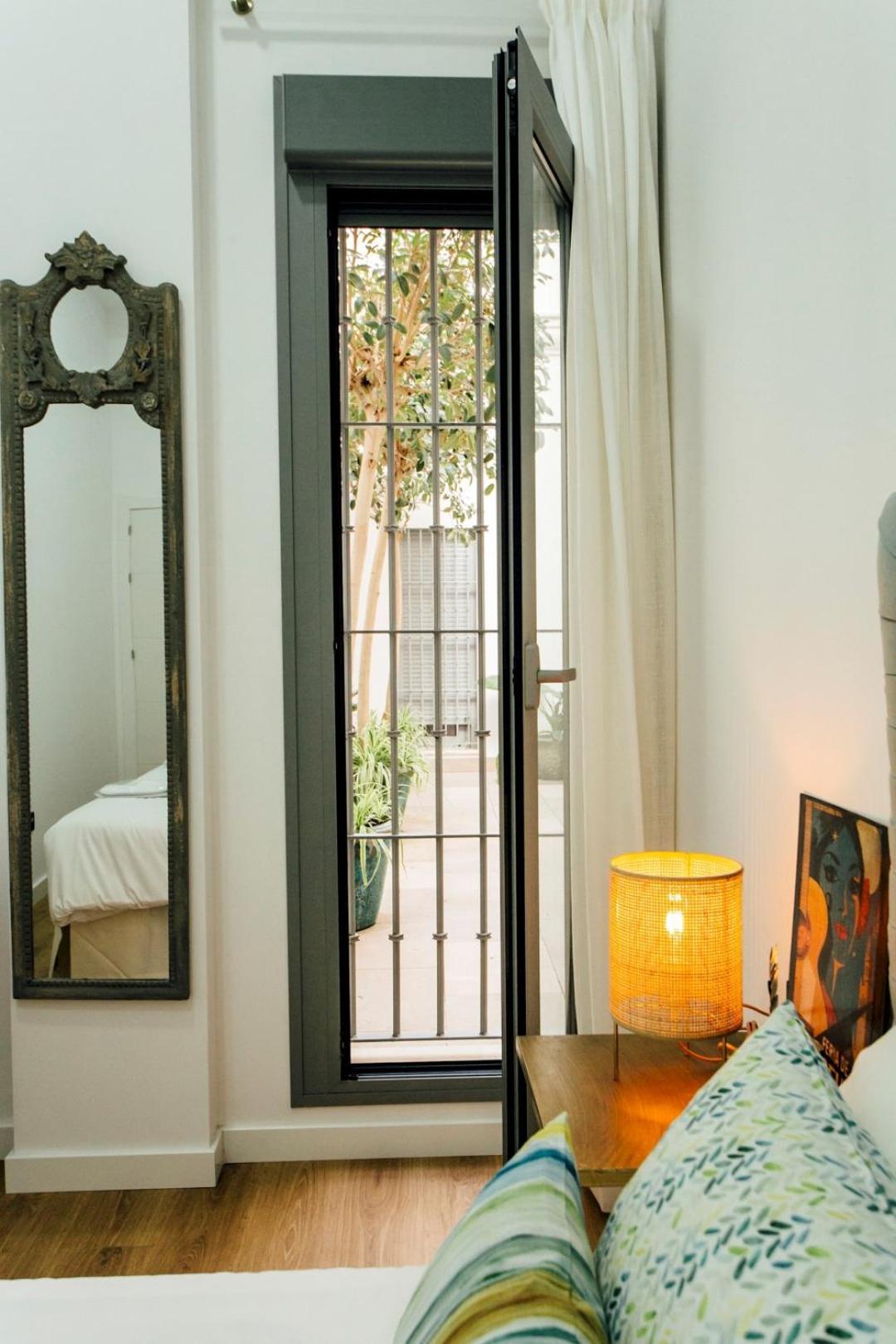 Modern With Seasonal Swimming Pool- 1Bd 1Bth- Goyeneta Apartman Sevilla Kültér fotó
