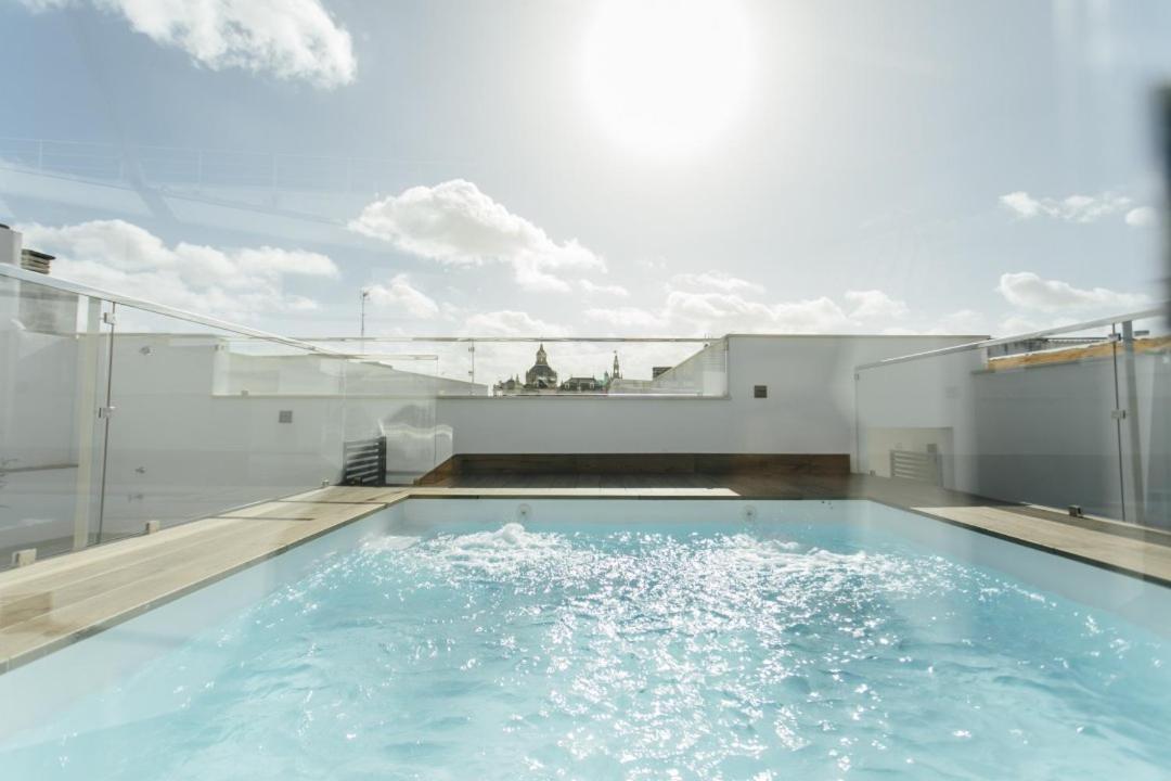 Modern With Seasonal Swimming Pool- 1Bd 1Bth- Goyeneta Apartman Sevilla Kültér fotó