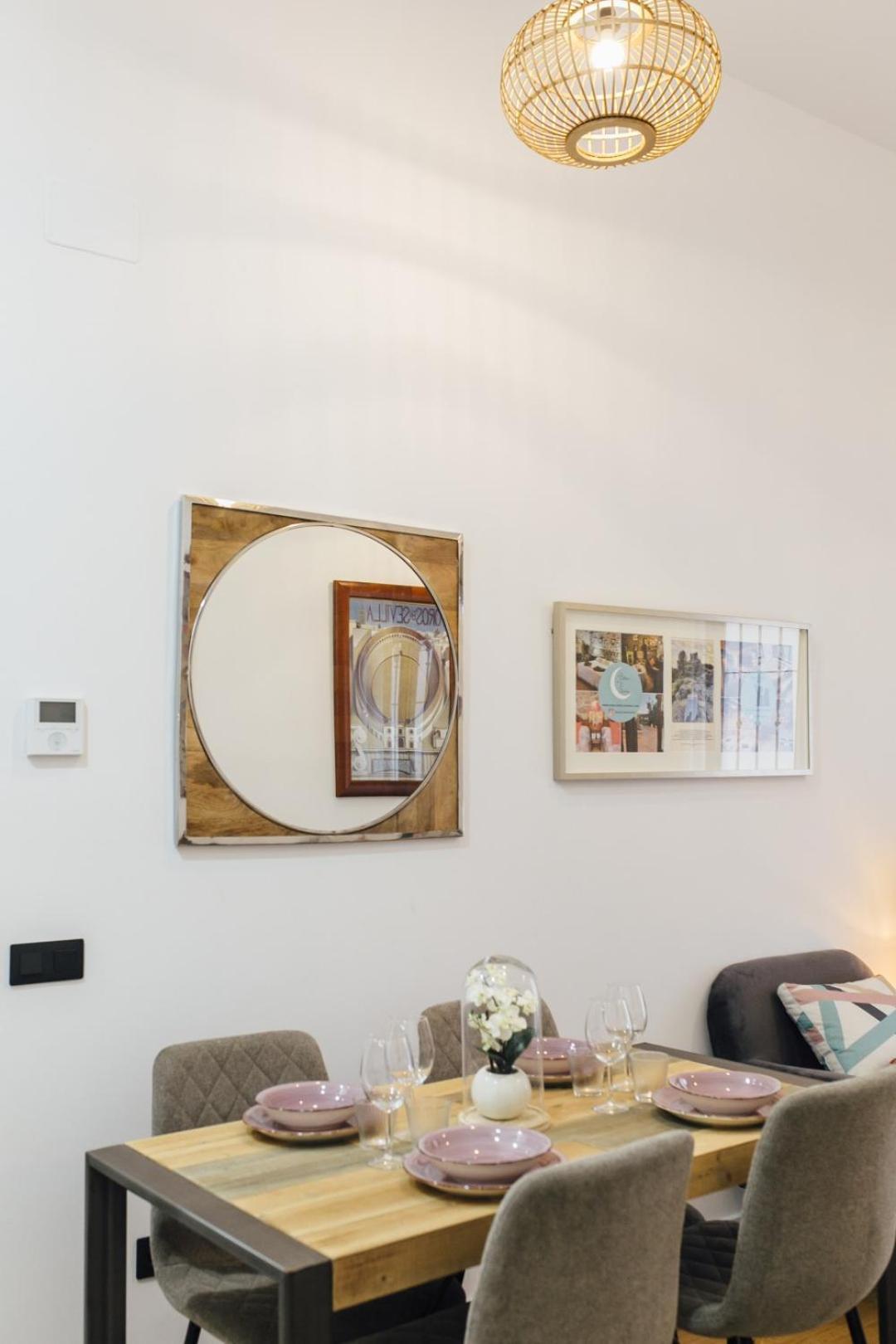 Modern With Seasonal Swimming Pool- 1Bd 1Bth- Goyeneta Apartman Sevilla Kültér fotó